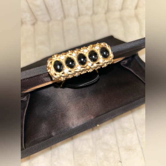 Koret 1930's VINTAGE Black and Gold Clutch with Elegant Design - Picture 6 of 10